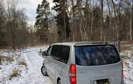 Hyundai Grand Starex Grand Starex I рестайлинг 2, 2015 год, 2 300 000 рублей, 4 фотография