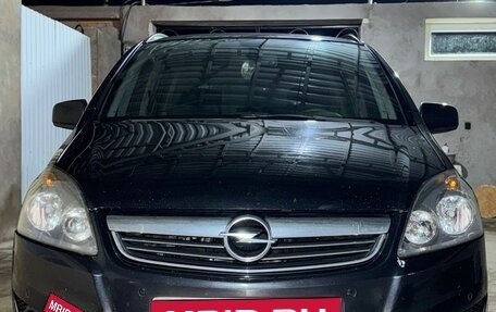 Opel Zafira B, 2010 год, 600 000 рублей, 1 фотография