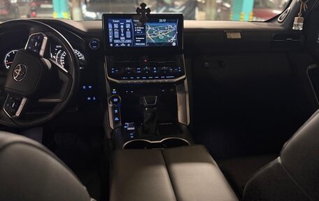 Toyota Land Cruiser, 2024 год, 13 200 000 рублей, 3 фотография