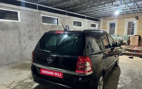 Opel Zafira B, 2010 год, 600 000 рублей, 2 фотография