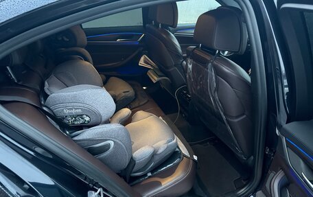 BMW 5 серия, 2019 год, 1 900 000 рублей, 10 фотография