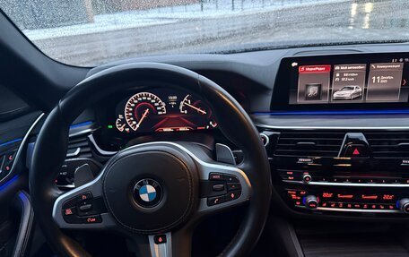 BMW 5 серия, 2019 год, 1 900 000 рублей, 14 фотография