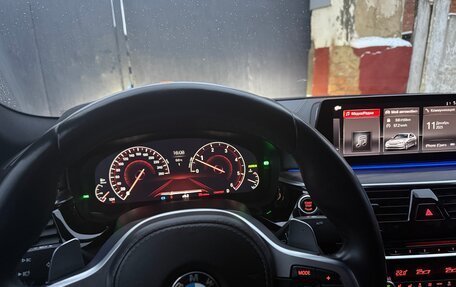 BMW 5 серия, 2019 год, 1 900 000 рублей, 17 фотография