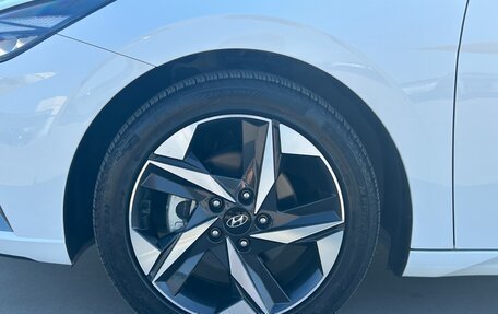 Hyundai Elantra, 2023 год, 1 600 000 рублей, 11 фотография