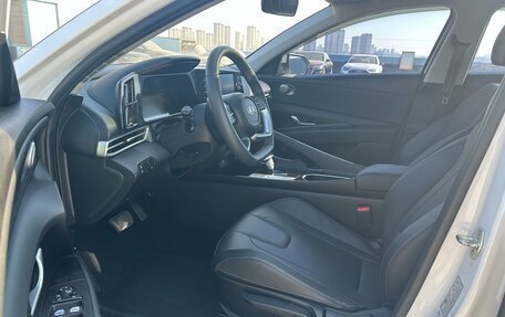 Hyundai Elantra, 2023 год, 1 600 000 рублей, 14 фотография