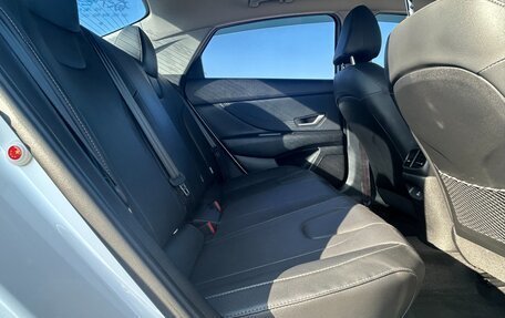 Hyundai Elantra, 2023 год, 1 600 000 рублей, 22 фотография