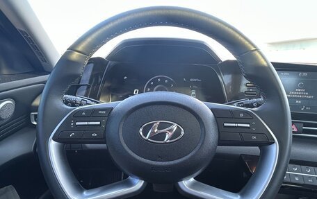 Hyundai Elantra, 2023 год, 1 600 000 рублей, 34 фотография