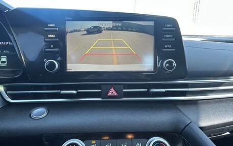 Hyundai Elantra, 2023 год, 1 600 000 рублей, 36 фотография