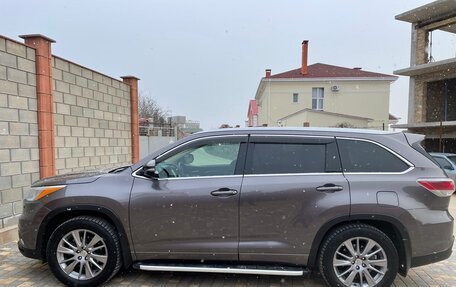 Toyota Highlander III, 2014 год, 3 300 000 рублей, 4 фотография