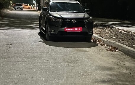 Toyota Highlander III, 2014 год, 3 300 000 рублей, 3 фотография