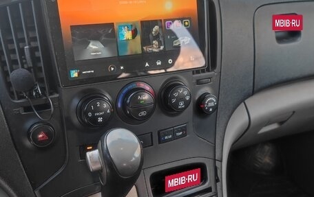 Hyundai Grand Starex Grand Starex I рестайлинг 2, 2011 год, 1 699 000 рублей, 12 фотография