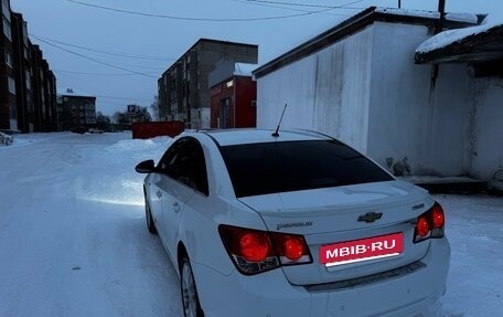Chevrolet Cruze II, 2013 год, 800 000 рублей, 3 фотография