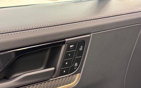 Porsche Cayenne III, 2025 год, 18 900 000 рублей, 28 фотография