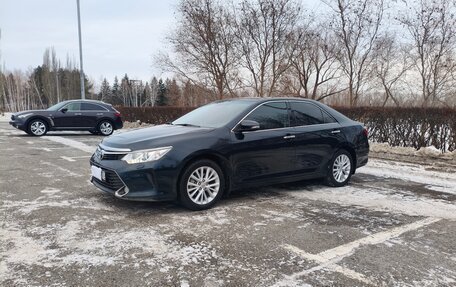 Toyota Camry, 2015 год, 1 820 000 рублей, 2 фотография