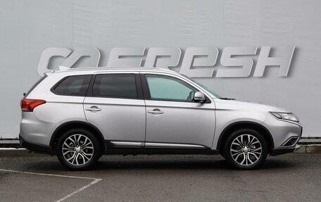 Mitsubishi Outlander III рестайлинг 3, 2018 год, 2 050 000 рублей, 5 фотография