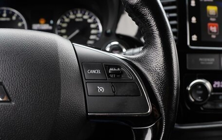 Mitsubishi Outlander III рестайлинг 3, 2018 год, 2 050 000 рублей, 20 фотография