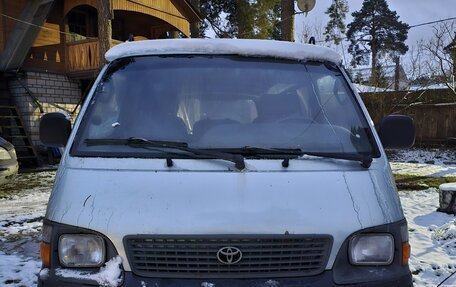 Toyota HiAce H100, 2004 год, 440 000 рублей, 1 фотография
