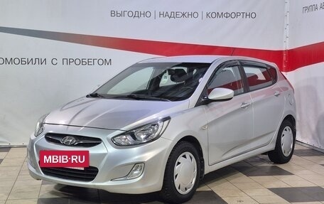 Hyundai Solaris II рестайлинг, 2012 год, 730 000 рублей, 3 фотография