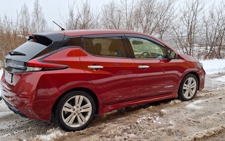 Nissan Leaf II, 2017 год, 1 550 000 рублей, 5 фотография