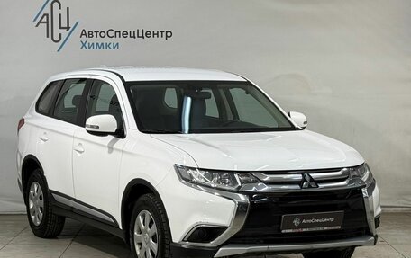 Mitsubishi Outlander III рестайлинг 3, 2017 год, 1 899 800 рублей, 14 фотография