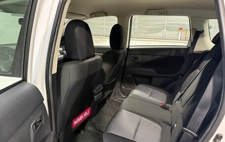 Mitsubishi Outlander III рестайлинг 3, 2017 год, 1 899 800 рублей, 6 фотография