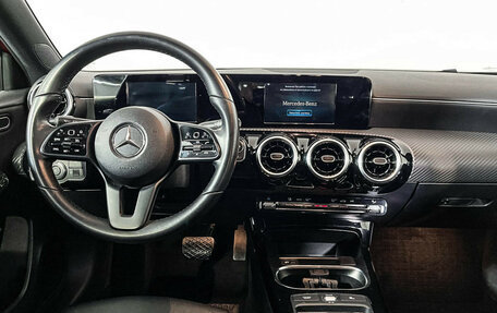 Mercedes-Benz A-Класс, 2018 год, 2 277 000 рублей, 12 фотография