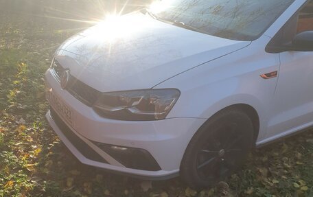 Volkswagen Polo VI (EU Market), 2018 год, 950 000 рублей, 2 фотография