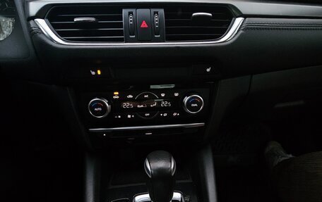 Mazda 6, 2017 год, 1 950 000 рублей, 13 фотография