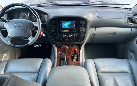 Toyota Land Cruiser 100 рестайлинг 2, 1999 год, 1 770 000 рублей, 12 фотография