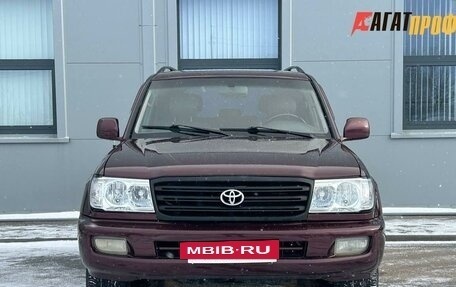 Toyota Land Cruiser 100 рестайлинг 2, 1999 год, 1 770 000 рублей, 2 фотография