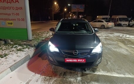 Opel Astra J, 2011 год, 600 000 рублей, 1 фотография