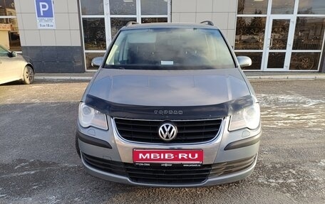 Volkswagen Touran III, 2009 год, 675 000 рублей, 1 фотография