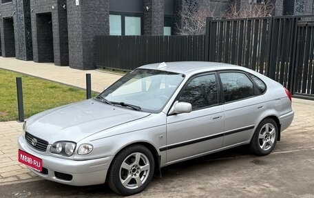 Toyota Corolla, 2000 год, 1 фотография