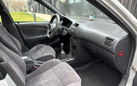 Toyota Corolla, 2000 год, 12 фотография