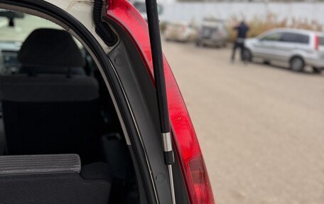 Honda Stream I рестайлинг, 2001 год, 550 000 рублей, 19 фотография