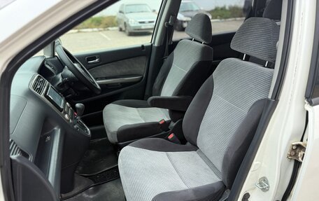 Honda Stream I рестайлинг, 2001 год, 550 000 рублей, 23 фотография