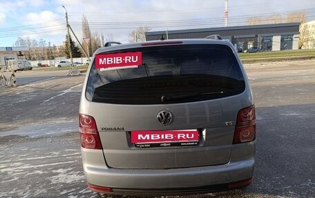 Volkswagen Touran III, 2009 год, 675 000 рублей, 3 фотография