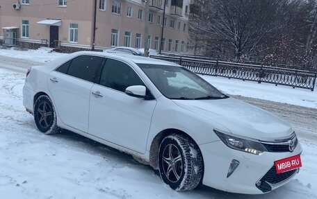 Toyota Camry, 2017 год, 2 350 000 рублей, 2 фотография
