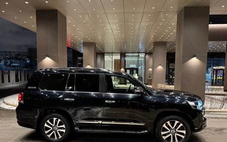 Toyota Land Cruiser 200, 2018 год, 5 395 000 рублей, 4 фотография