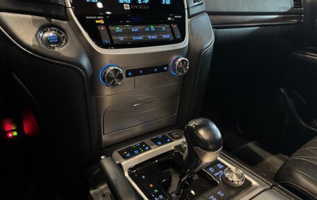 Toyota Land Cruiser 200, 2018 год, 5 395 000 рублей, 13 фотография