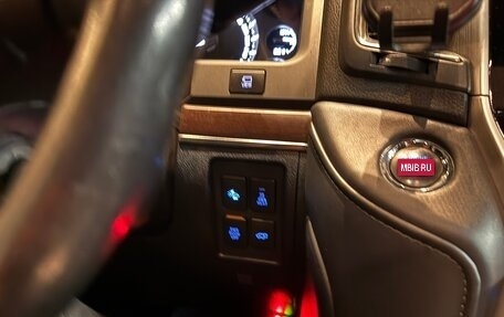 Toyota Land Cruiser 200, 2018 год, 5 395 000 рублей, 14 фотография