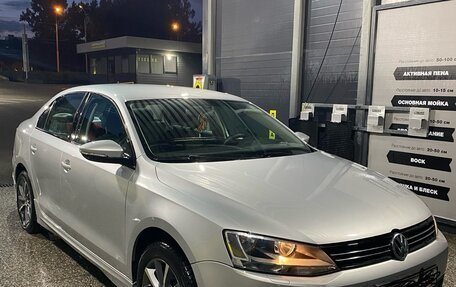 Volkswagen Jetta VI, 2014 год, 1 400 000 рублей, 2 фотография