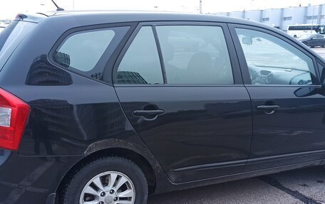 KIA Carens III (RP), 2011 год, 530 000 рублей, 5 фотография