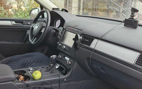 Volkswagen Touareg III, 2017 год, 5 000 000 рублей, 4 фотография