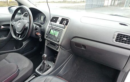 Volkswagen Polo VI (EU Market), 2015 год, 1 350 000 рублей, 14 фотография