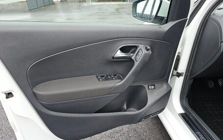 Volkswagen Polo VI (EU Market), 2015 год, 1 350 000 рублей, 20 фотография