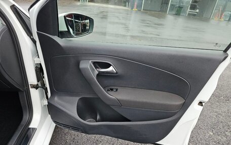 Volkswagen Polo VI (EU Market), 2015 год, 1 350 000 рублей, 28 фотография