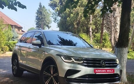 Volkswagen Tiguan II, 2021 год, 3 500 000 рублей, 16 фотография