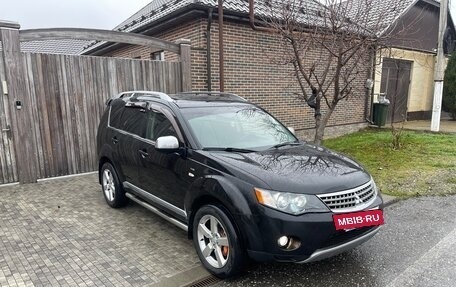 Mitsubishi Outlander III рестайлинг 3, 2008 год, 1 360 000 рублей, 2 фотография