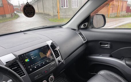 Mitsubishi Outlander III рестайлинг 3, 2008 год, 1 360 000 рублей, 28 фотография